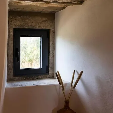 O Moinho 98 - Romantic Windmill With Sea Views